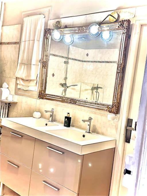 Appartement Sur Les Toits Du Vieux Port