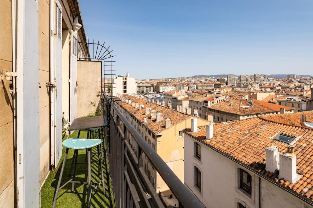 Sur Les Toits Du Vieux Port Appartement Marseille